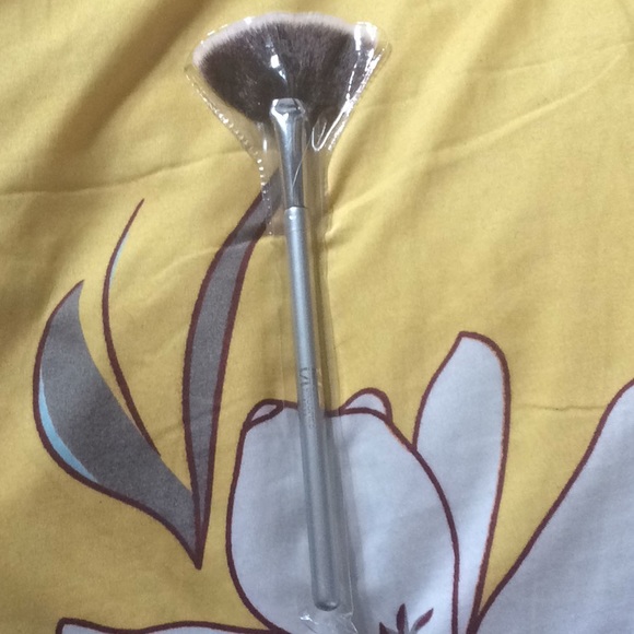 IT COSMETICS bye bye pore setting p… - Picture 5 of 7